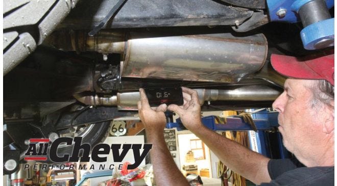 Step-by-step method to measure vehicle driveline angle.